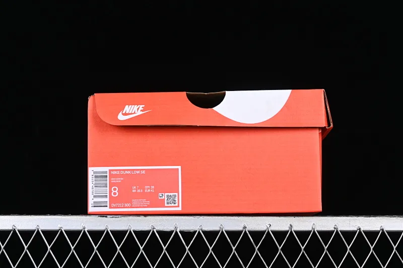 All Categories Nk SB Dunk Series Nk SB Dunk Low Low-top sneakers Cost-effective version Nk Dunk Low "Mica Green" Mica Green Canvas SB low-top sports and leisure sneakers DV7212-300